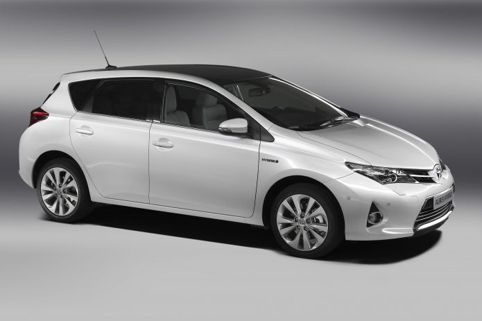TOYOTA AURIS