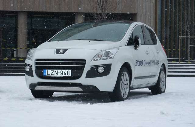 Rögtön megtetszett - Peugeot 3008 HYbrid4 miniteszt