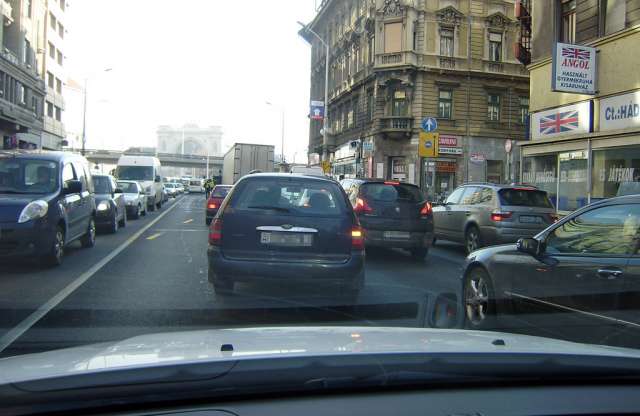 Enyém a sáv, tietek a lekvár - cipzár-elv a közlekedésben