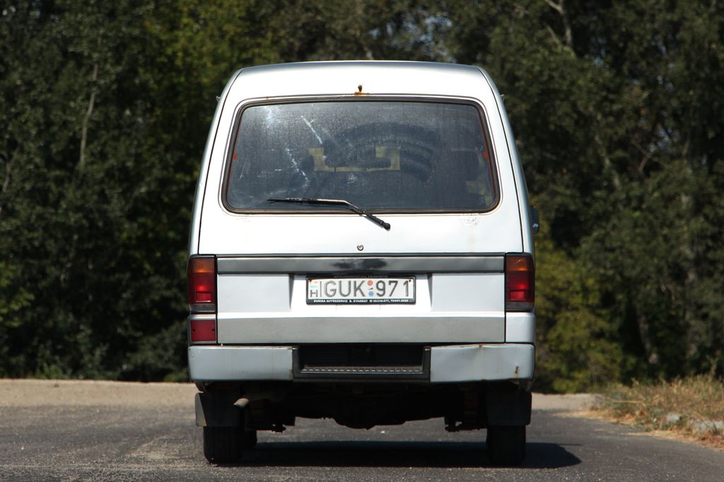 MAZDA E 2200