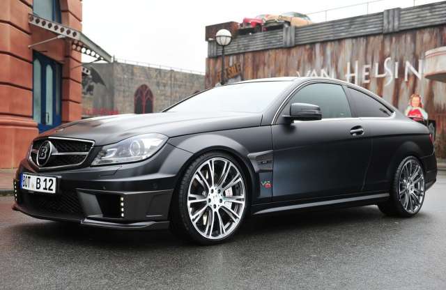 370 km/órával bárkit megszégyeníthet a legújabb Brabus kupé