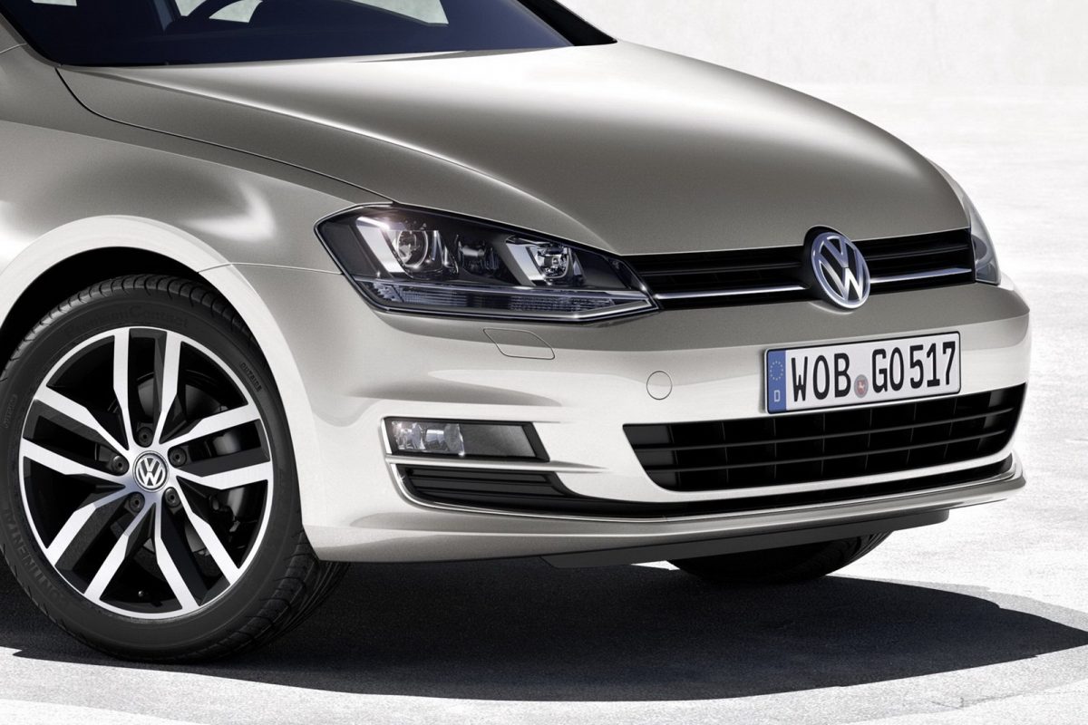 VOLKSWAGEN GOLF