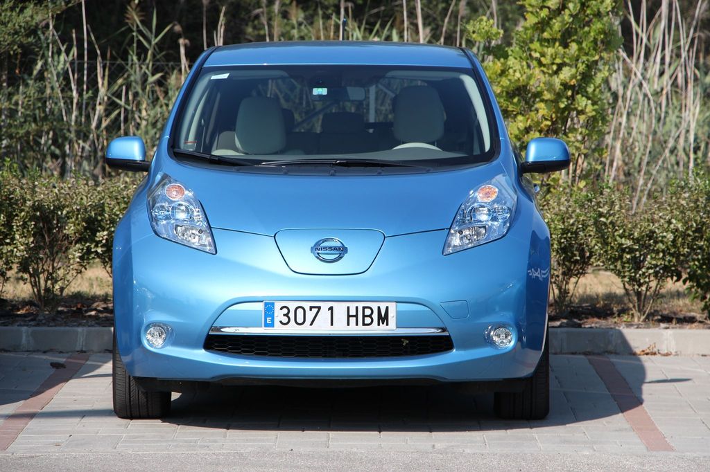 NISSAN LEAF