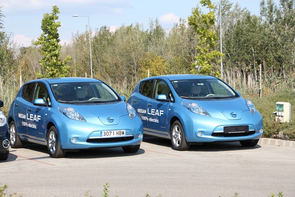 NISSAN LEAF