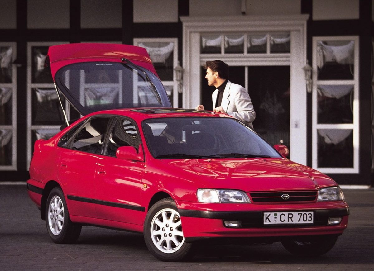 TOYOTA CARINA