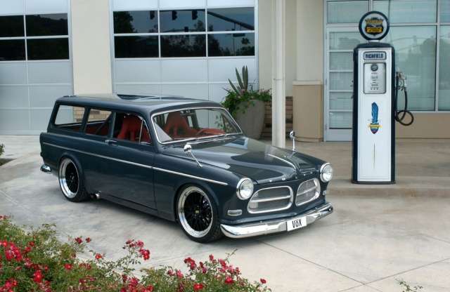 Eladó egy 43 éves Volvo 26 millióért - valaki?