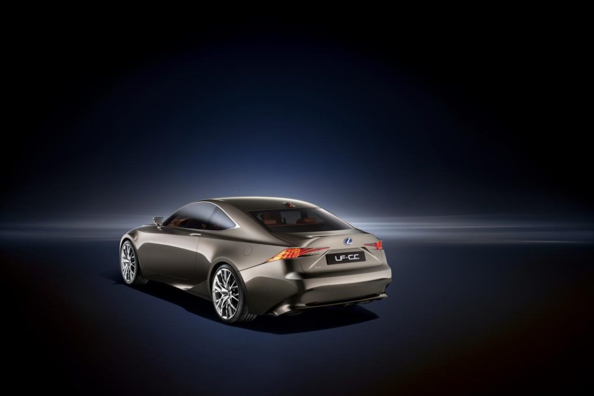 LEXUS