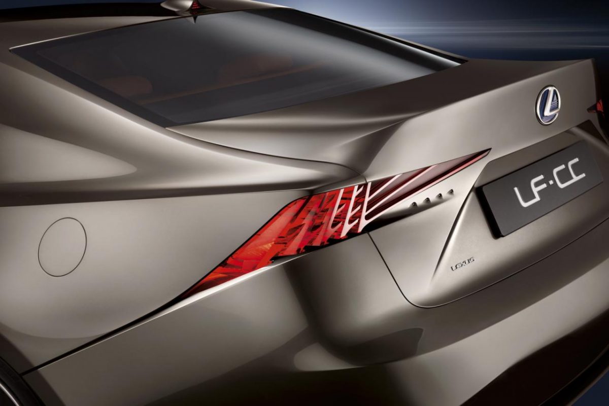 LEXUS