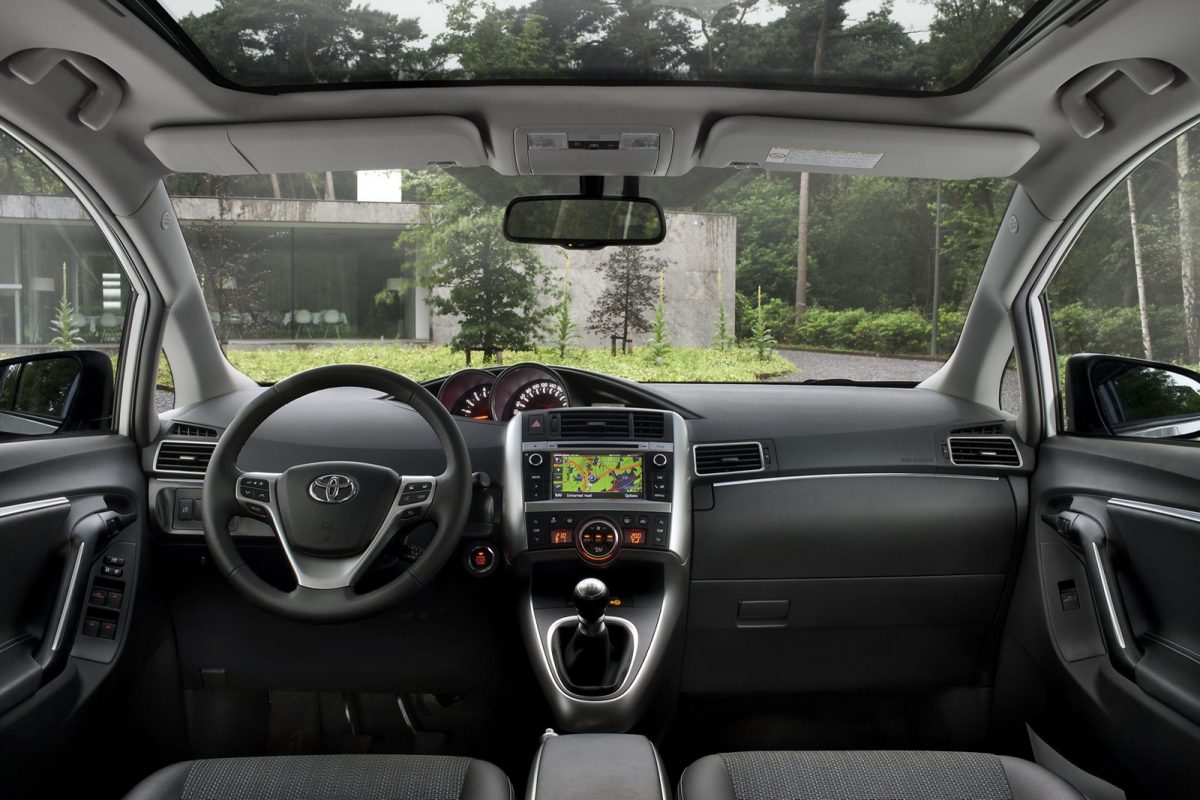 TOYOTA VERSO