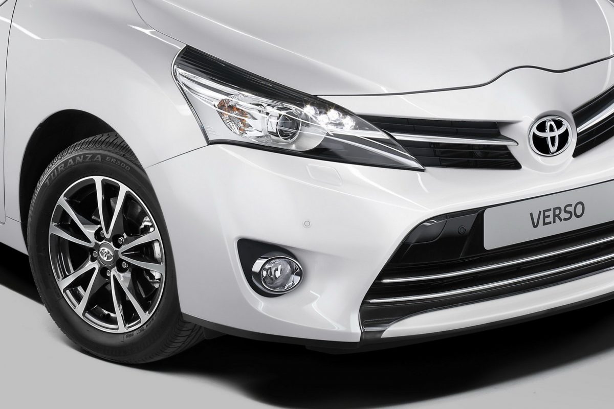 TOYOTA VERSO