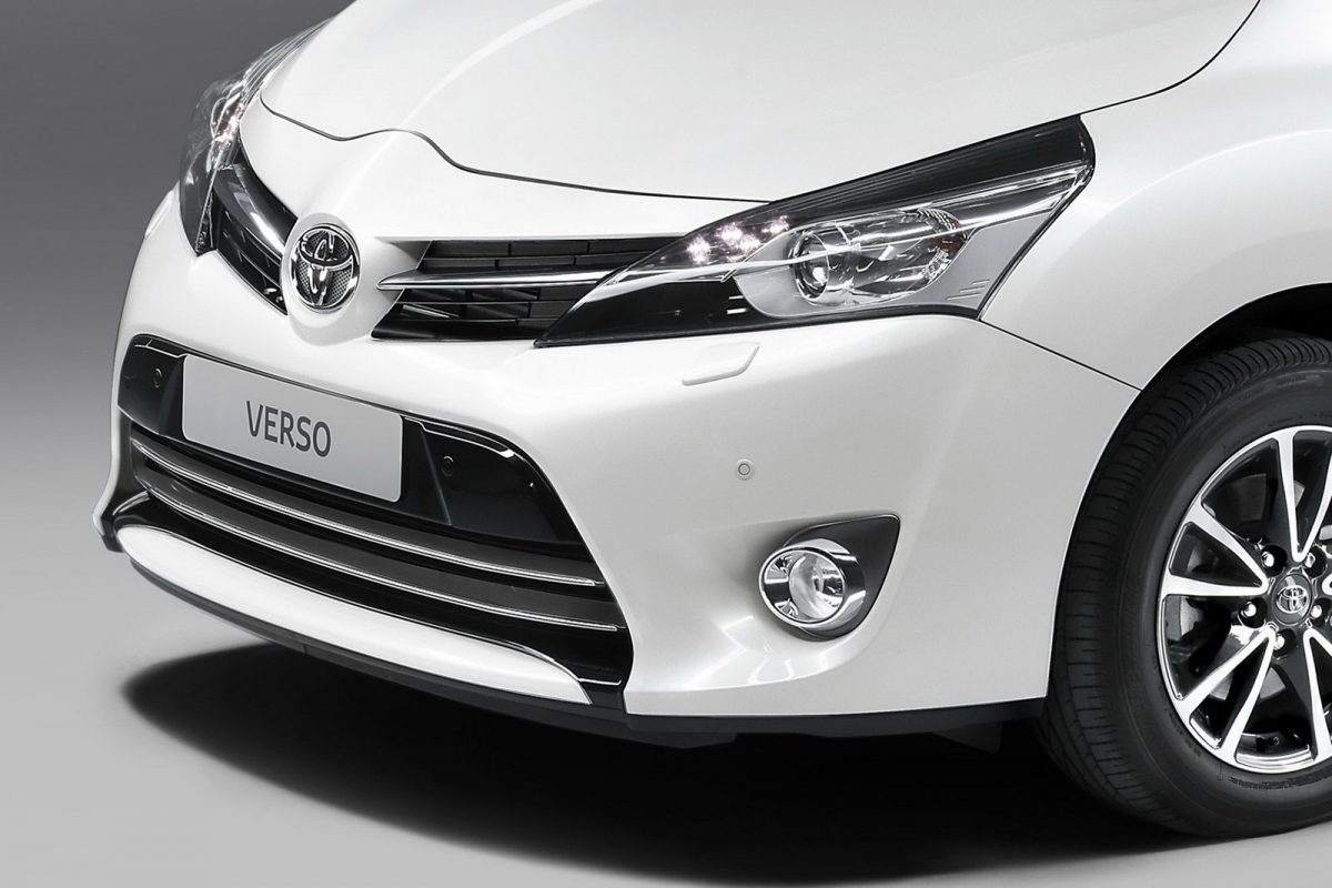 TOYOTA VERSO