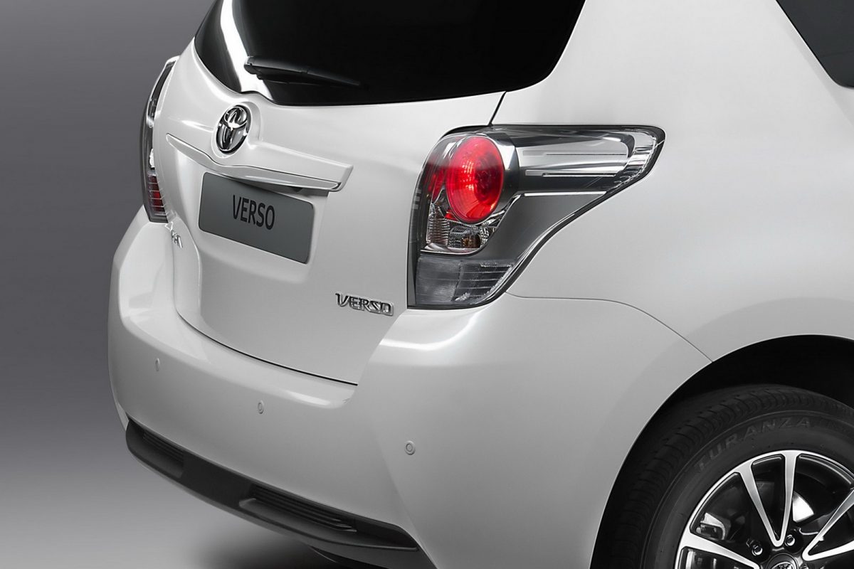 TOYOTA VERSO