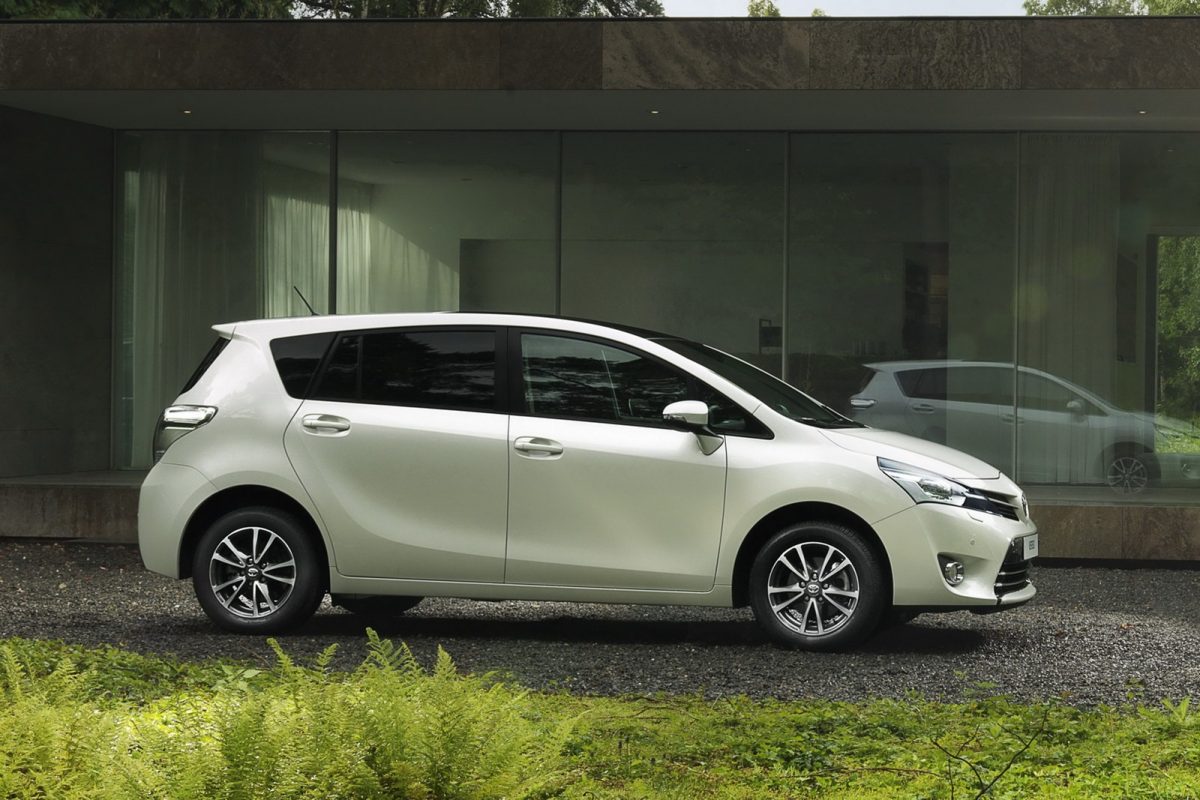 TOYOTA VERSO