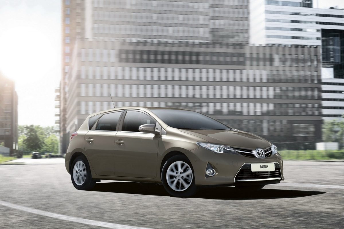 TOYOTA AURIS