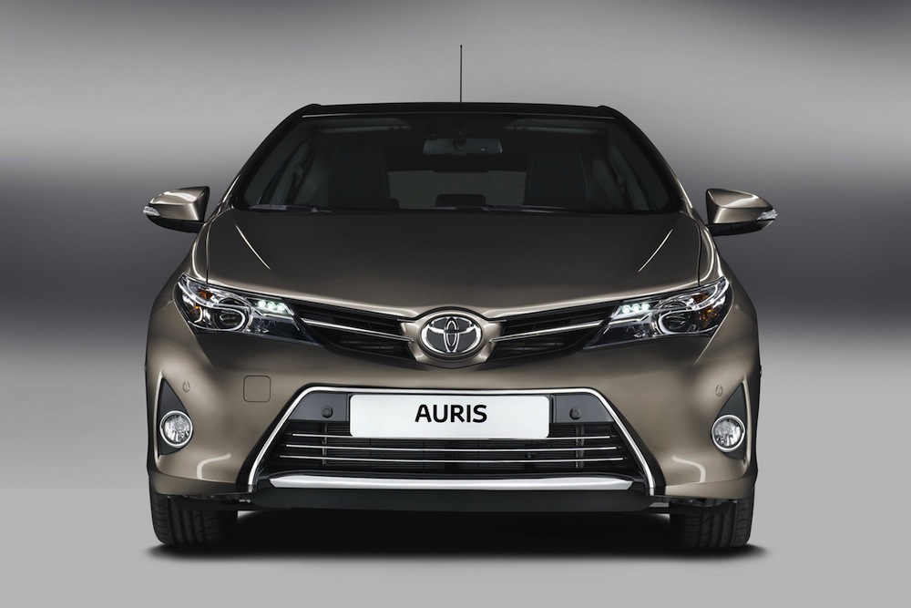 TOYOTA AURIS