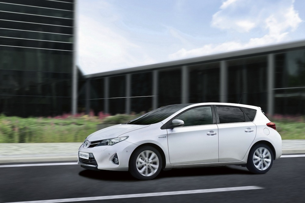 TOYOTA AURIS