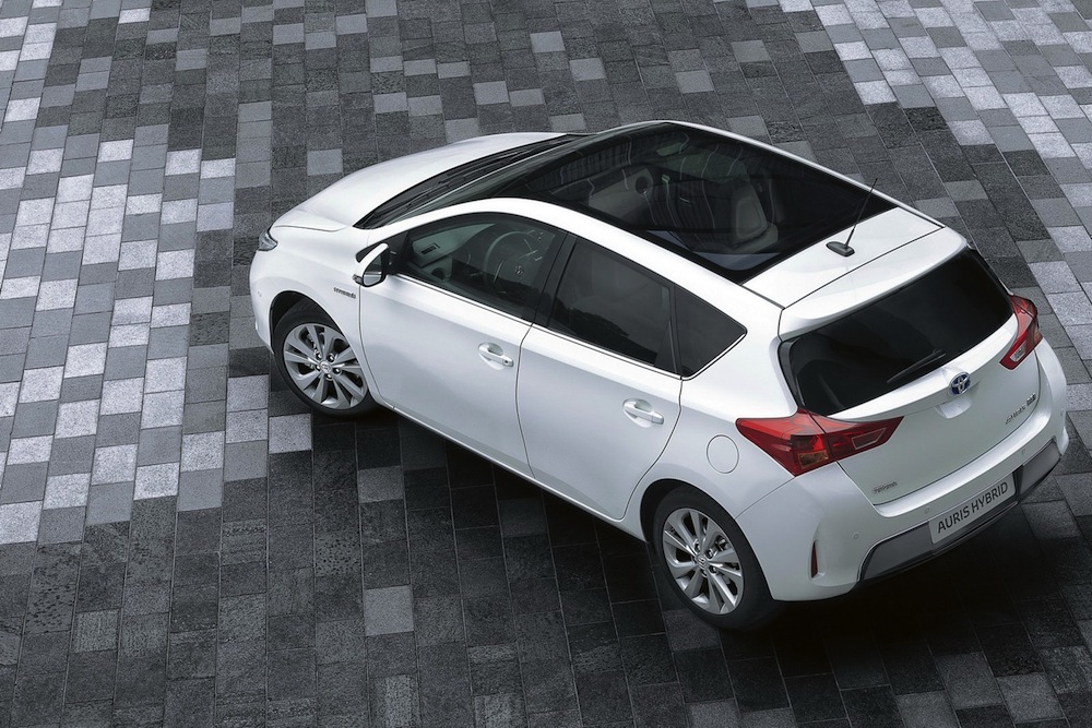 TOYOTA AURIS