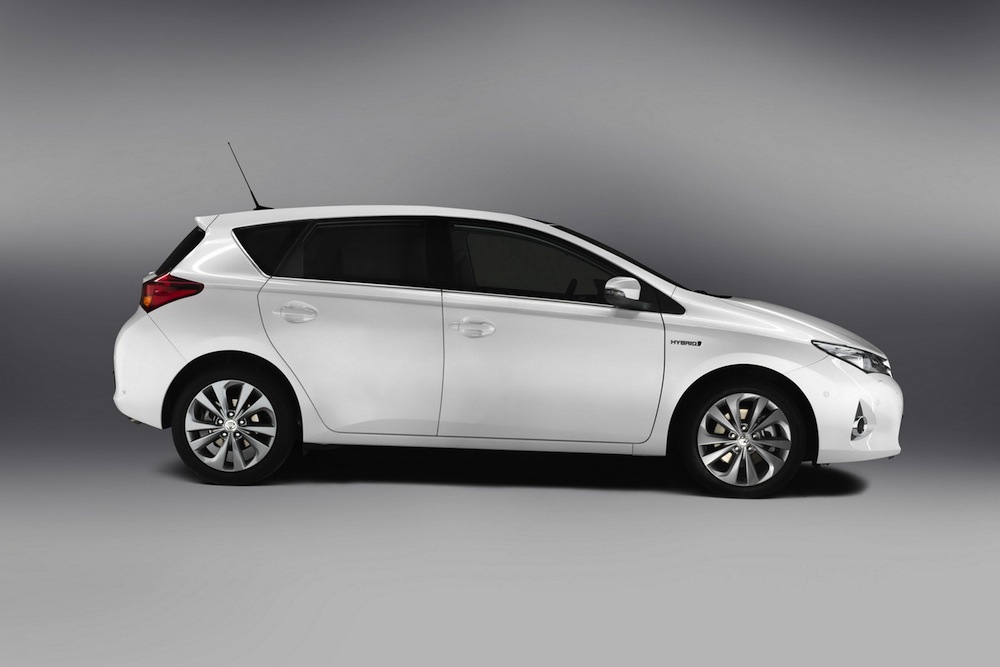 TOYOTA AURIS