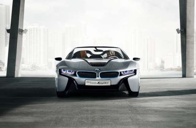 3 litert fogyasztó és háromhengeres a BMW i8 Spyder