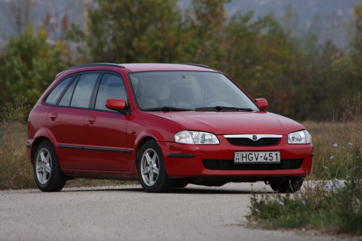 MAZDA 323