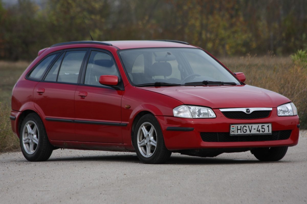 MAZDA 323