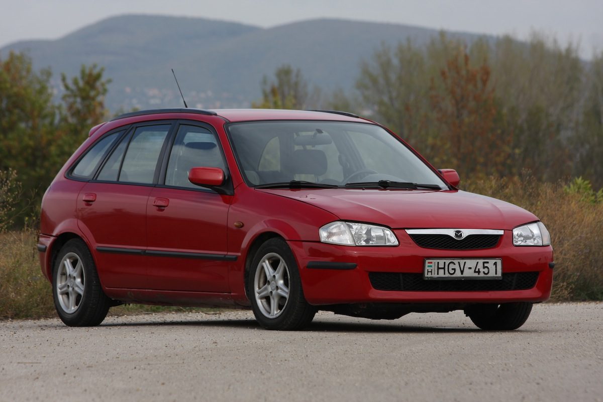 MAZDA 323