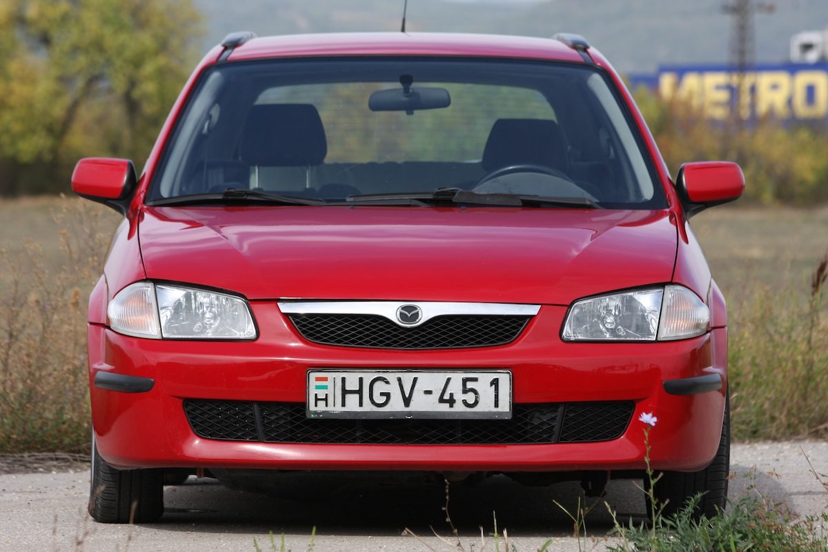 MAZDA 323