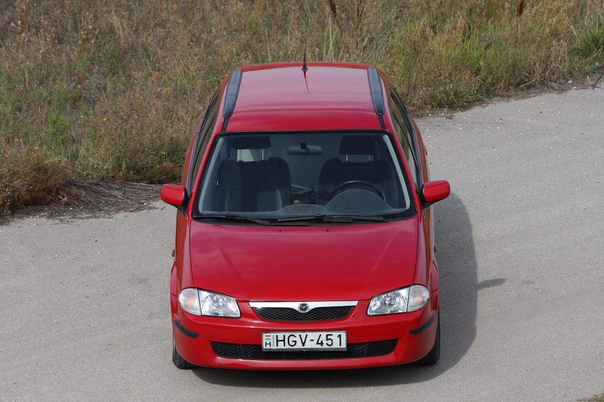MAZDA 323