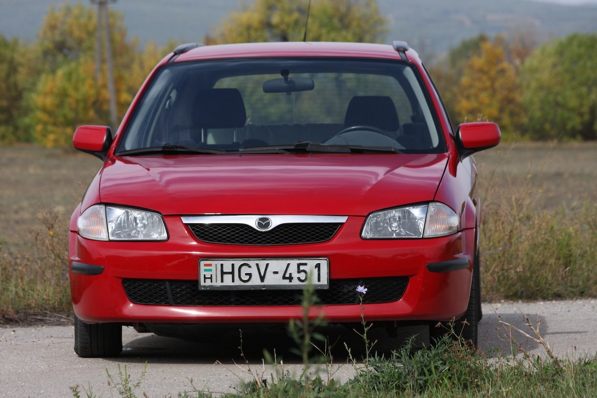 MAZDA 323