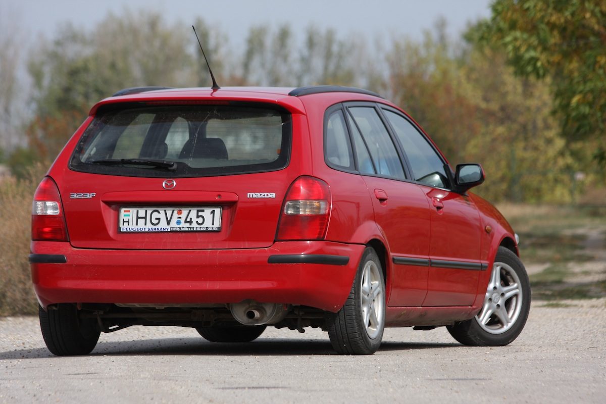 MAZDA 323