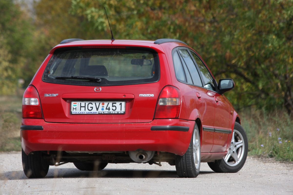 MAZDA 323