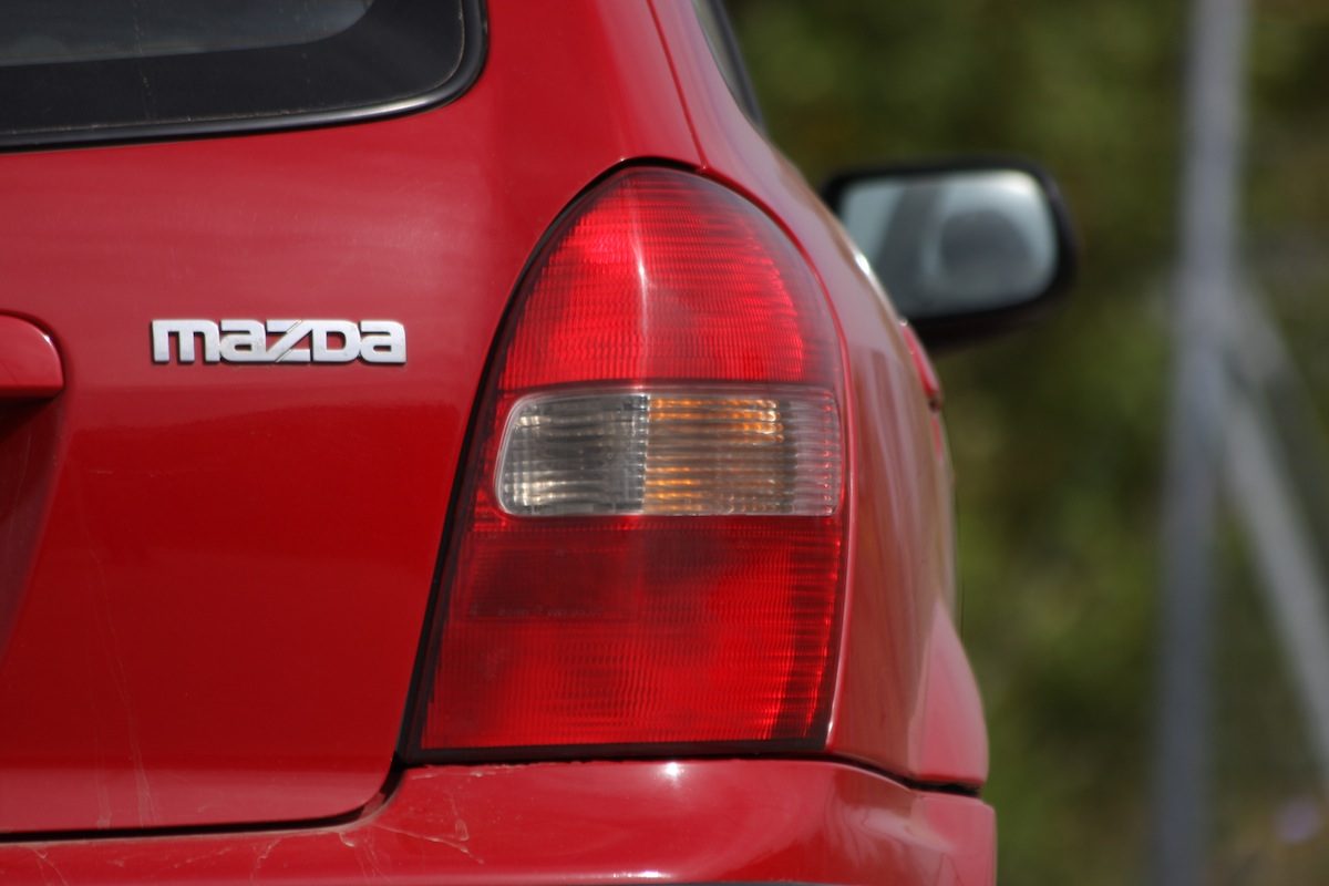 MAZDA 323