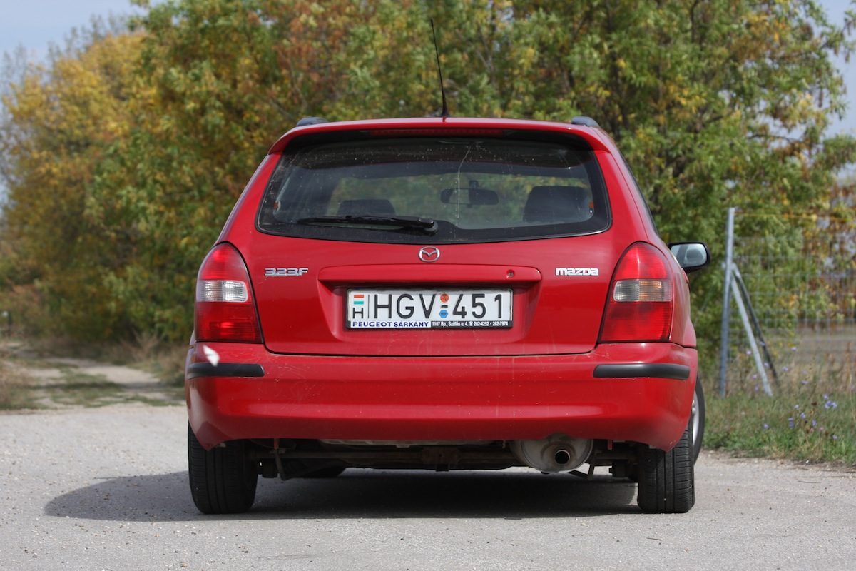 MAZDA 323