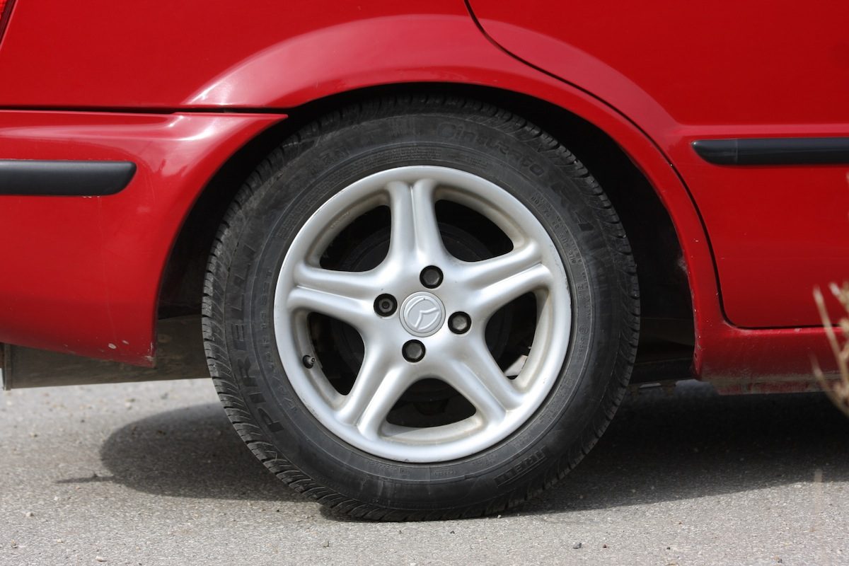 MAZDA 323