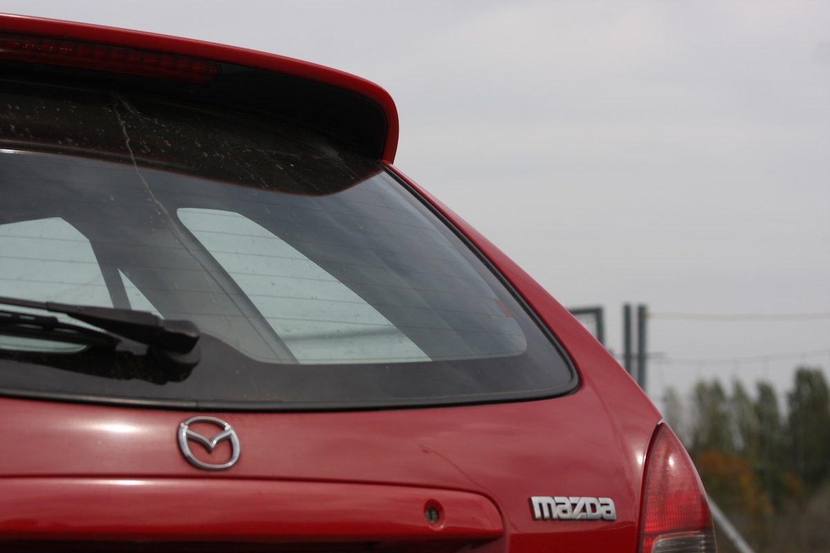 MAZDA 323