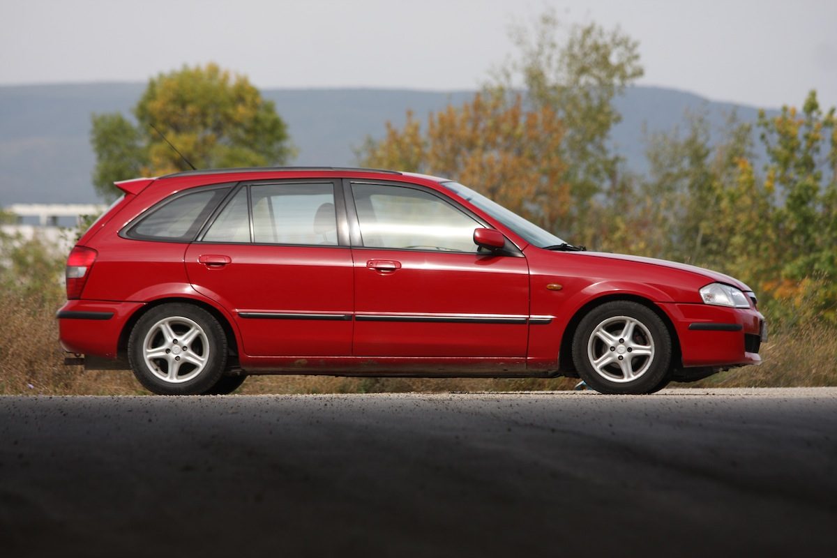 MAZDA 323