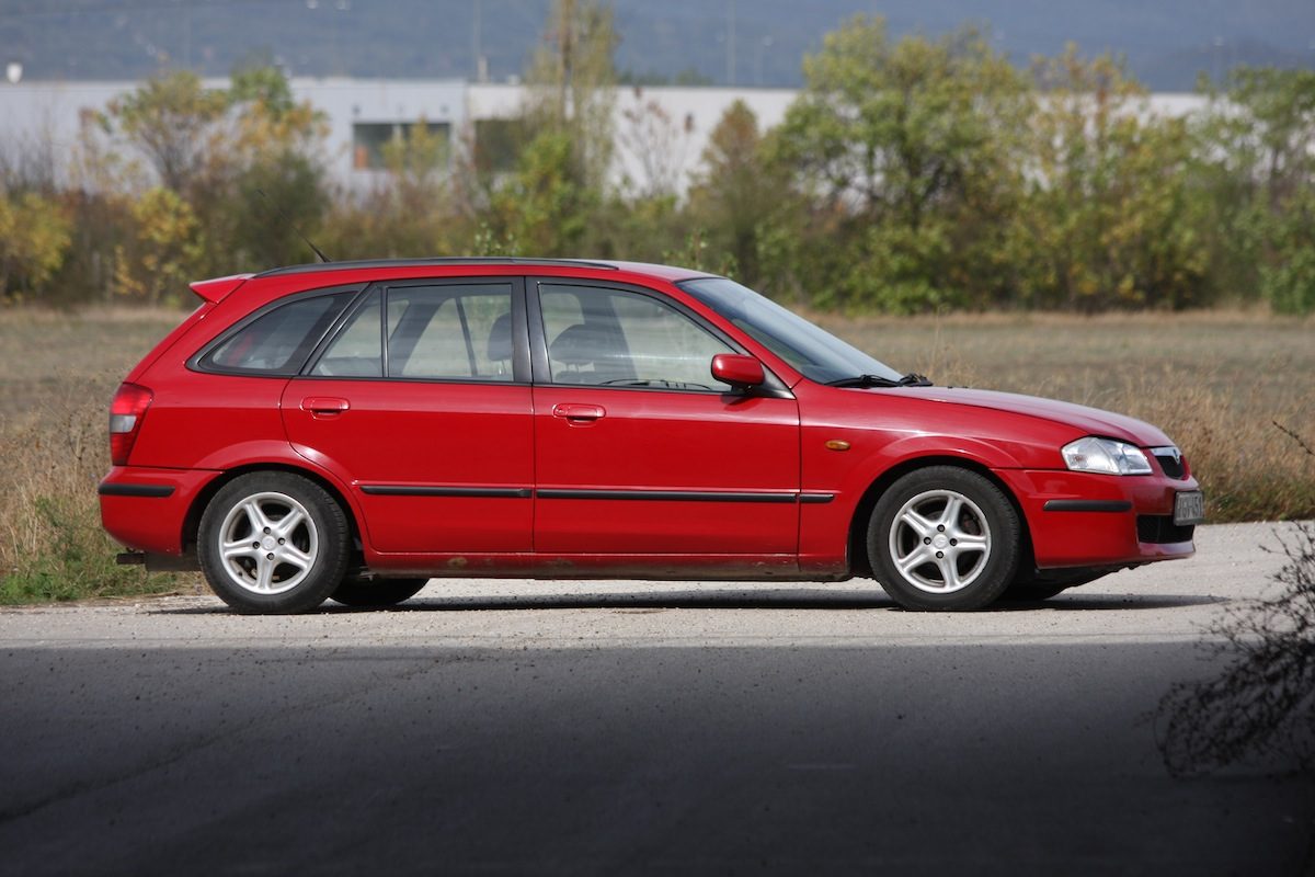 MAZDA 323
