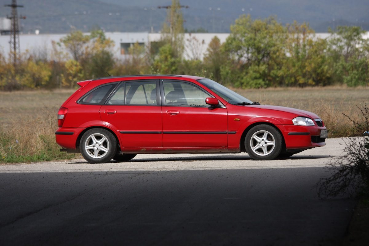 MAZDA 323