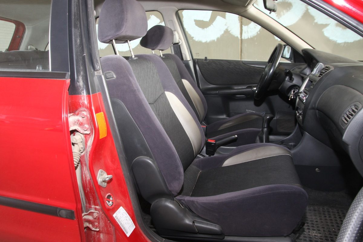 MAZDA 323