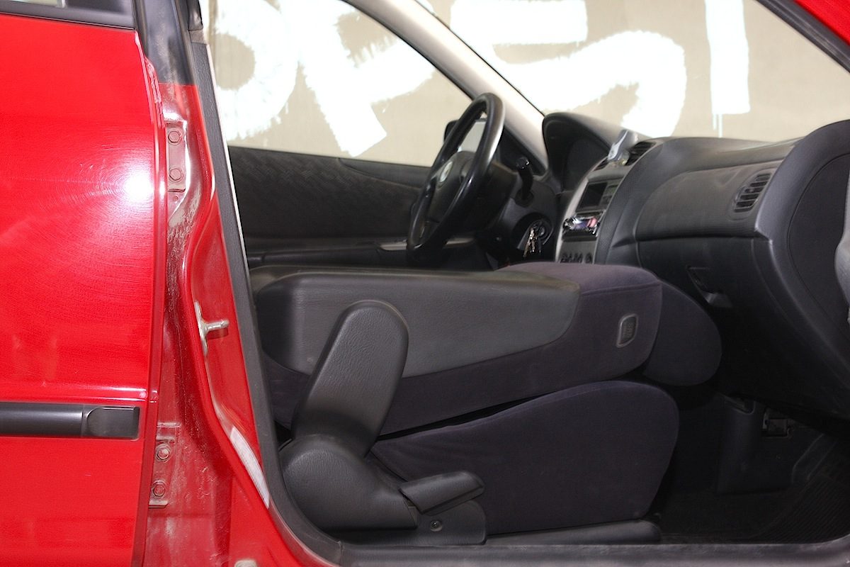 MAZDA 323