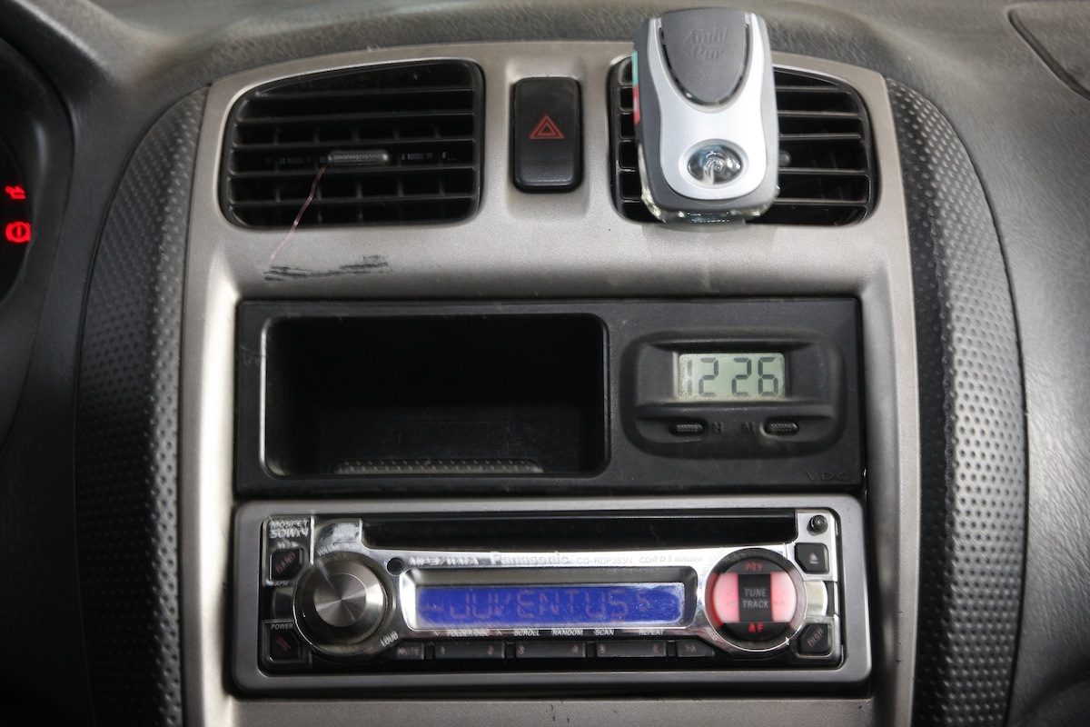 MAZDA 323