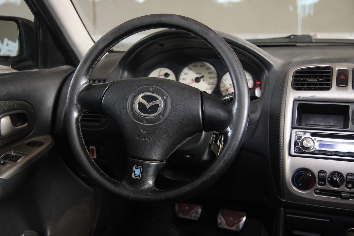 MAZDA 323