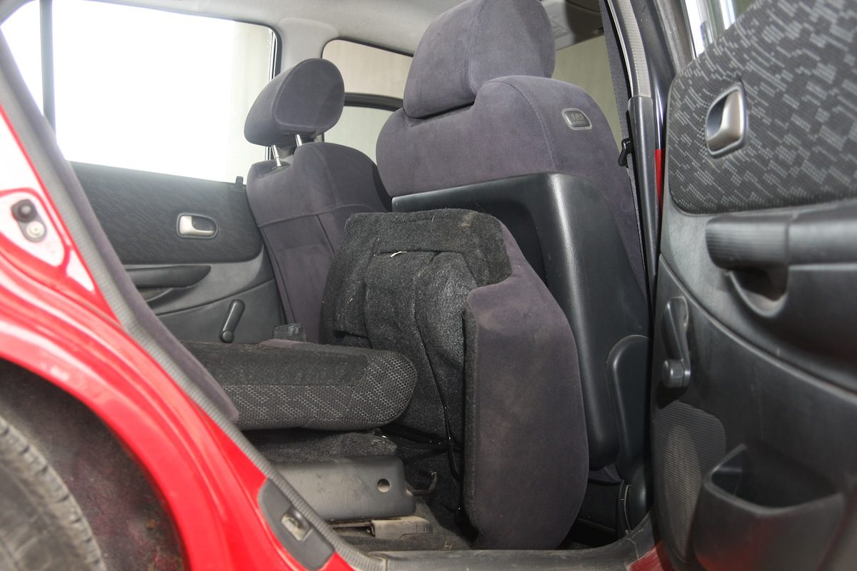 MAZDA 323