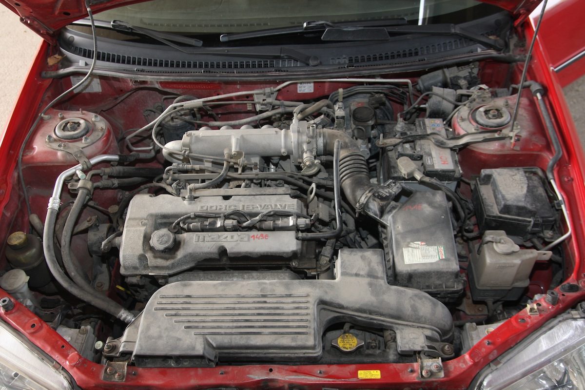 MAZDA 323