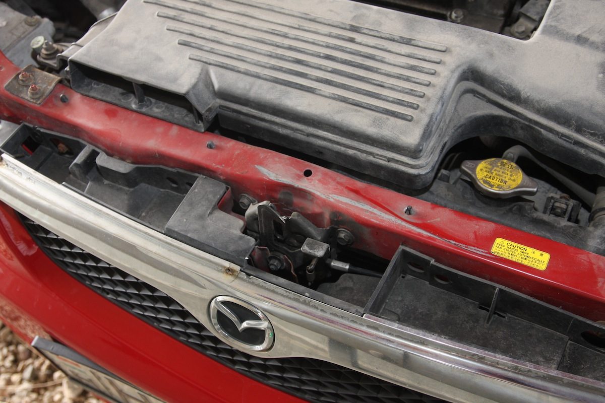 MAZDA 323