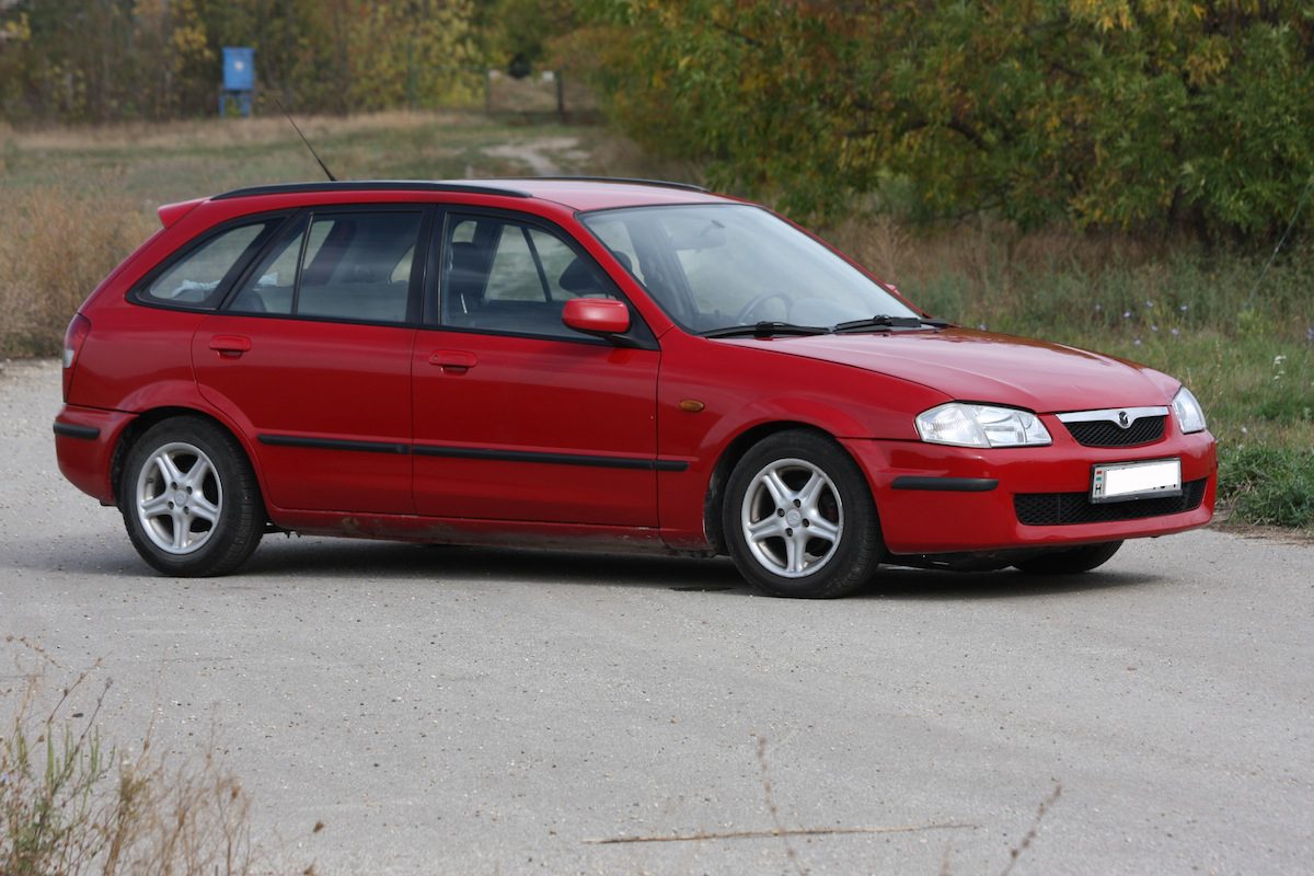 MAZDA 323