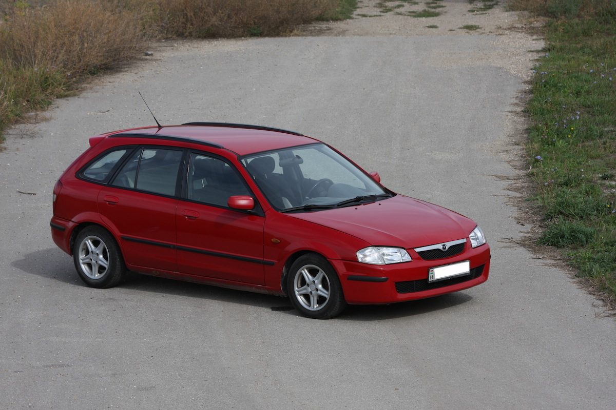 MAZDA 323