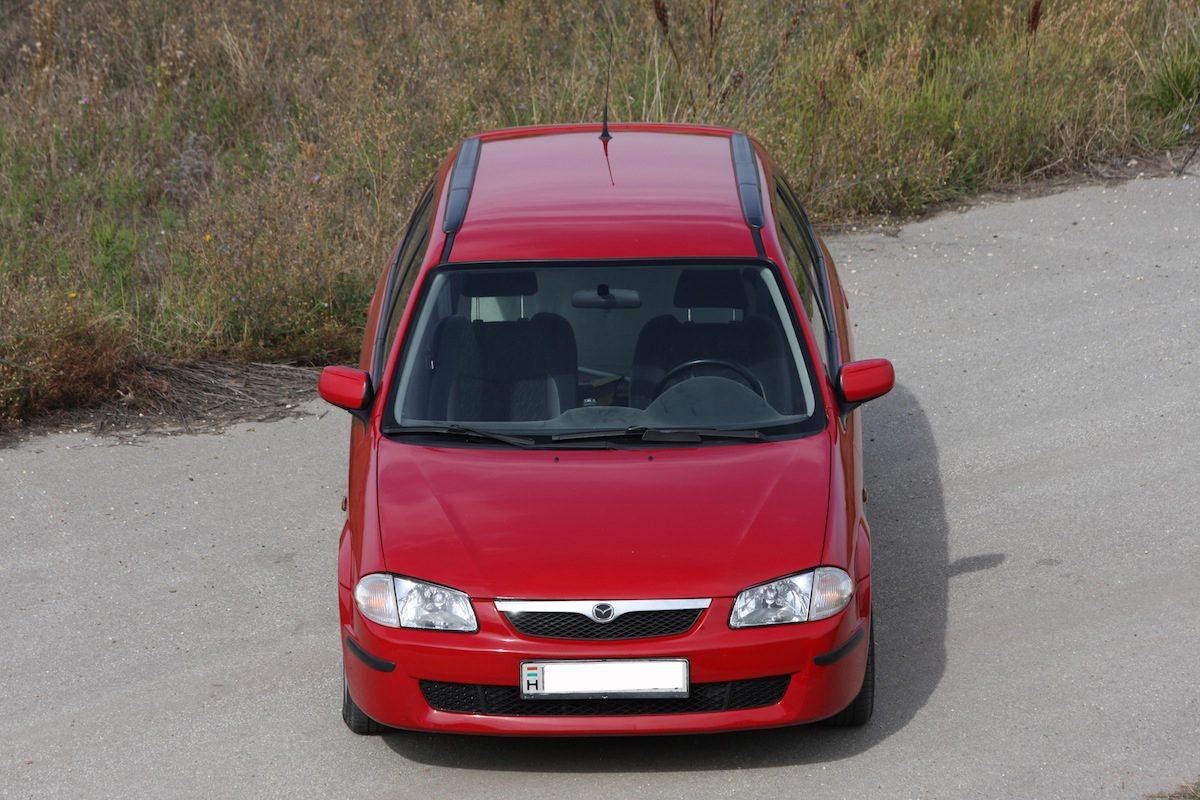 MAZDA 323