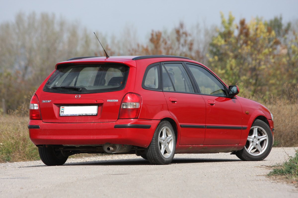 MAZDA 323