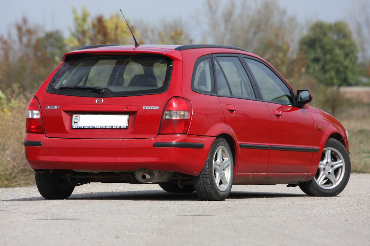 MAZDA 323